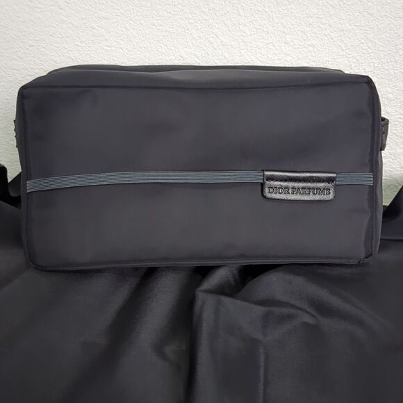 💯 Dior Parfums NWOT VIP Unisex Travel Toiletry Bag in Black Nylon. - Picture 1 of 7